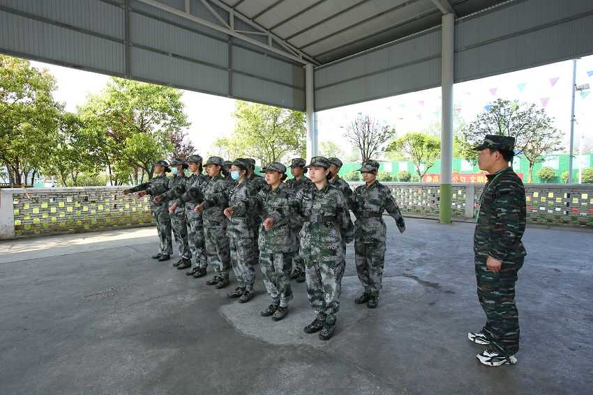 青少年训练学校,问题小孩教育学校
